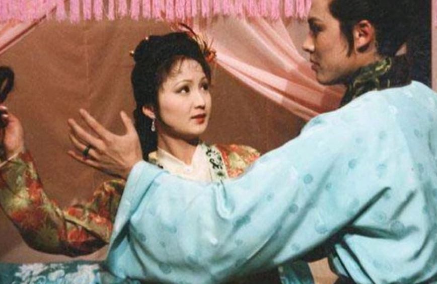 贾琏平儿(贾琏和平儿有夫妻之实吗？)