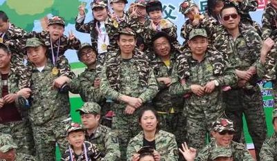 上阵父子兵(上阵不离父子兵意思？)