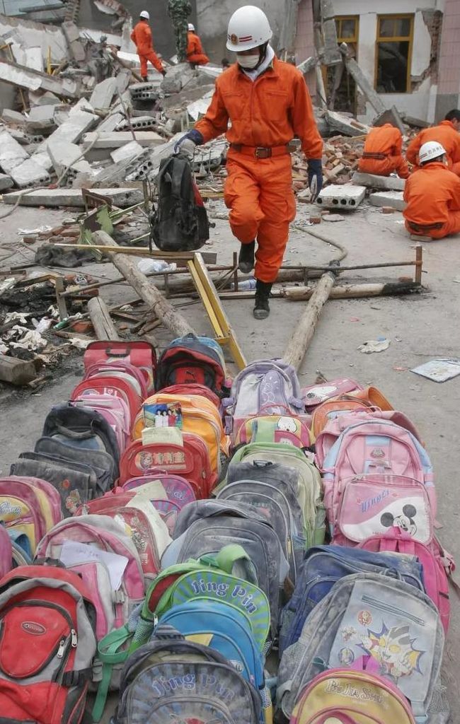 汶川大地震灵异现象(汶川大地震志愿者救人的感人故事有哪些？)