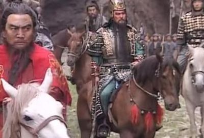华容道义释曹操(关羽忠:千里走单骑，义:华容道义释曹操，勇:过五关斩六将，谋是什么？傲:败走麦城？)