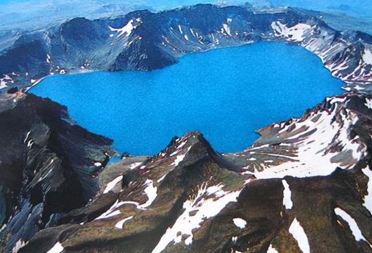 长白山天池火山(中国最吓人两座火山？)