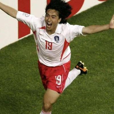 2002年世界杯韩国队(02年世界杯韩国战绩？)