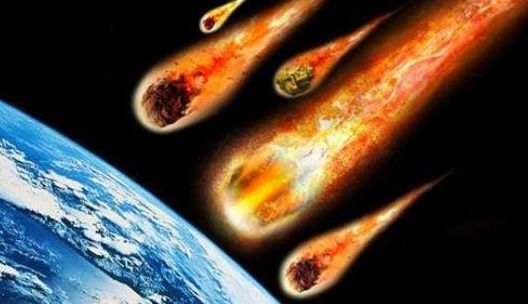 小行星路过地球(如果一颗直径500千米的小行星撞击地球会是什么样子？)