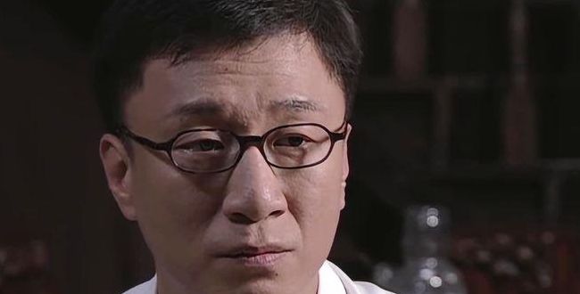 潜伏 逃犯(潜伏演员是逃犯演过哪些影片？)