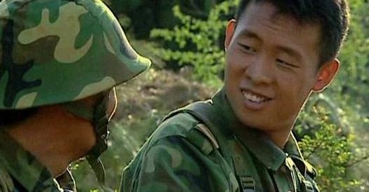 史今为什么退伍(《士兵突击》中为什么让史今退役？)