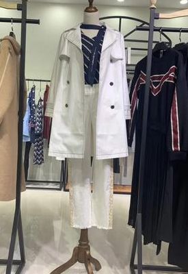 淘宝网女装品牌(ies衣服是什么品牌？)