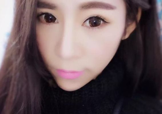 微博江湖默默本人(默默和小小默是一个人吗？)