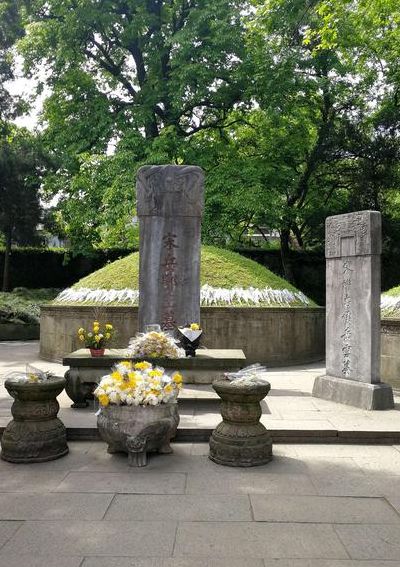 岳飞墓在哪(岳飞为什么埋在西湖？)