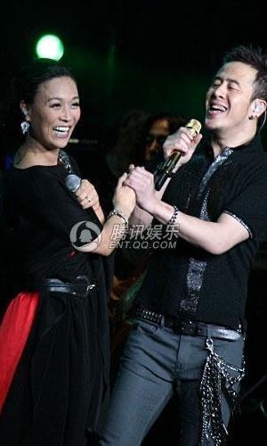 杨坤的老婆(杨坤老婆是那英吗？)