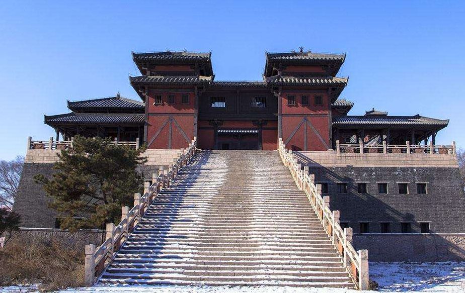 铜雀台是谁建造的(历史上的铜雀台是谁修建的？)