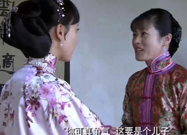 铁梨花 胖丫(《铁梨花》中的胖丫长大后改名赵嫣然，怎么看着像个日本人？)