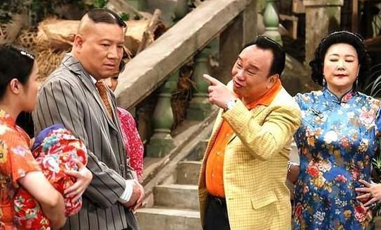 天上人间大老板是谁(17季七十二家房客演员？)