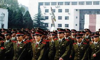 西安二炮工程学院(西安第二炮兵工程学院怎样？)