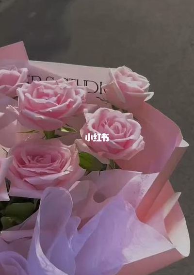 恋爱是从告白开始的(恋爱是从一束花和告白开始的意思？)