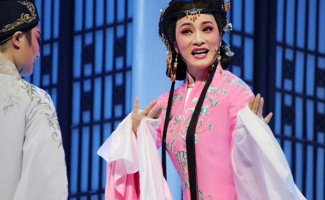 越剧名家名段欣赏(越剧名家名段戏特点？)