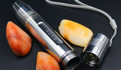 照玉石的手电筒（照玉器的手电筒）