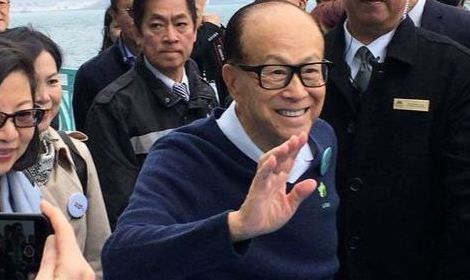 李嘉诚国籍怎么改回中国了(李嘉诚为什么要改回国籍？)
