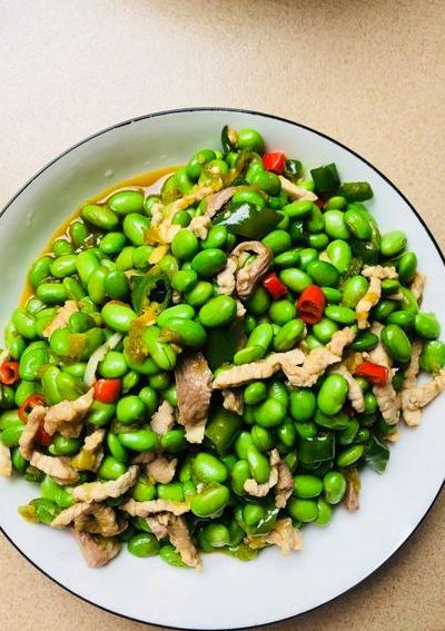 青豆炒肉(青豆炒肉怎么做好吃，青豆炒肉的家常做法？)