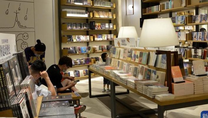 开书店的利润（开书店利润大还是开五金店利润大?）