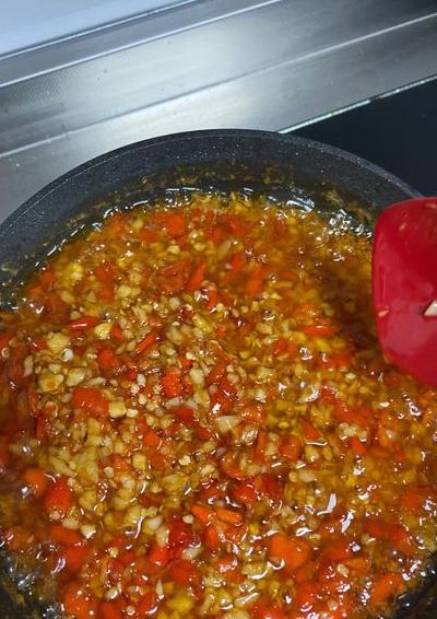 蒜蓉辣酱的做法（蒜蓉辣酱的做法大全）