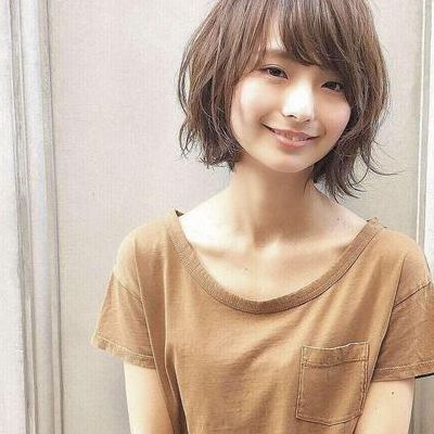 适合方脸女生的发型（适合方脸的脸型）