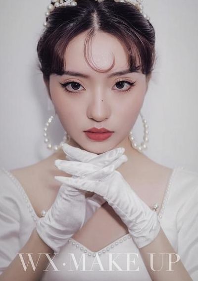 新娘赫本头（新娘赫本包发型）
