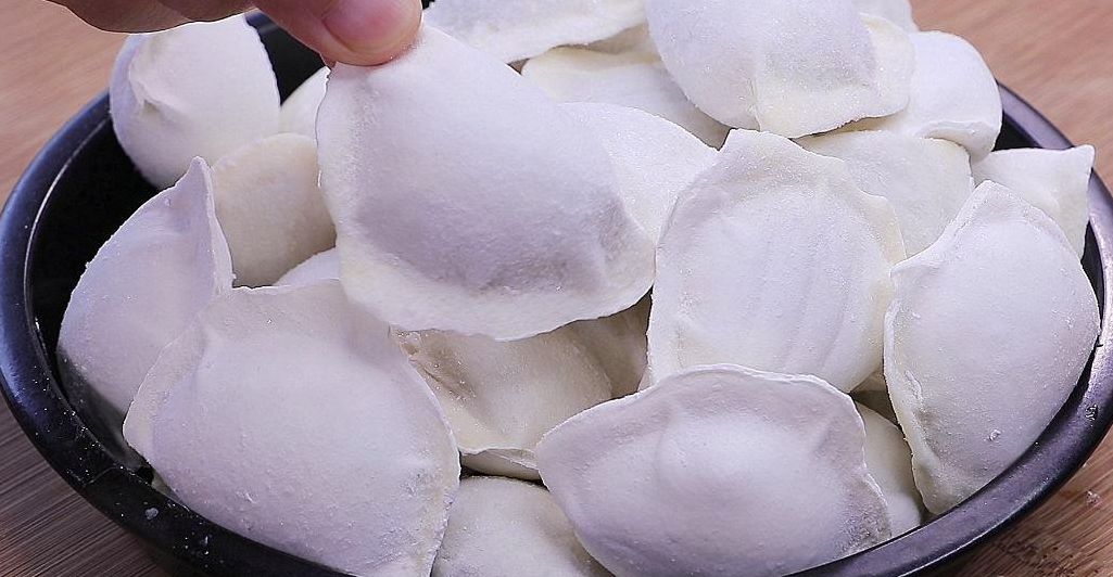 速冻水饺的正确煮法（速冻水饺的正确煮法皮不会破）