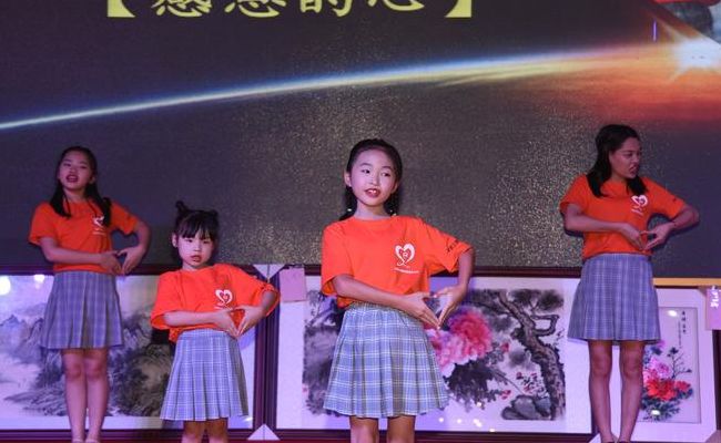 手语感恩的心（亮姐手语感恩的心）