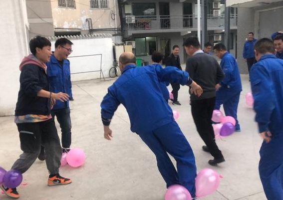 互动游戏大全(工会活动趣味游戏？)