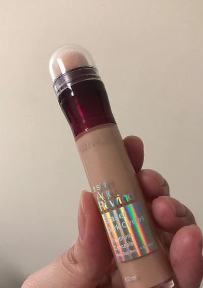 美宝莲橡皮擦遮瑕笔(脸上瑕疵多毛孔大用什么液体遮瑕？)