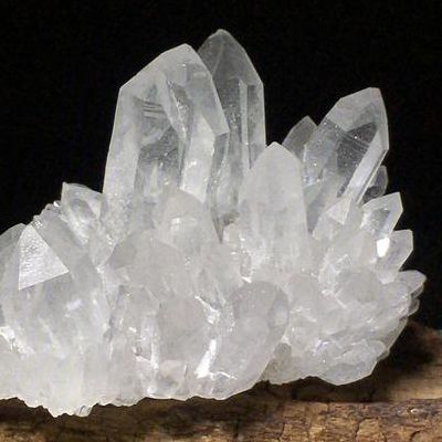 天然水晶鉴别（天然水晶石）