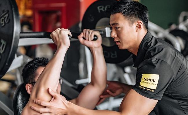 健身教练要学什么（健身教练都教什么）