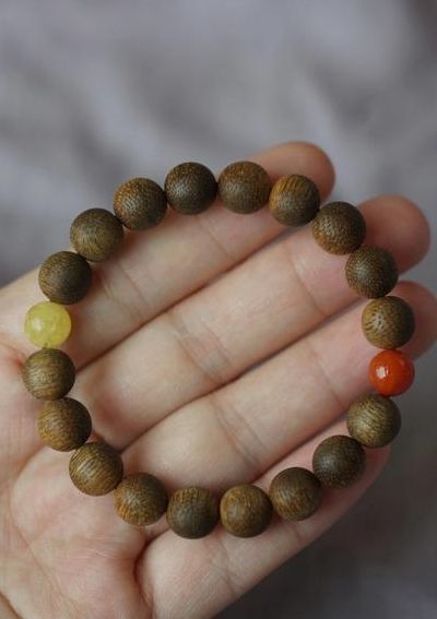 手串什么材质的好(手串哪种材质好？)