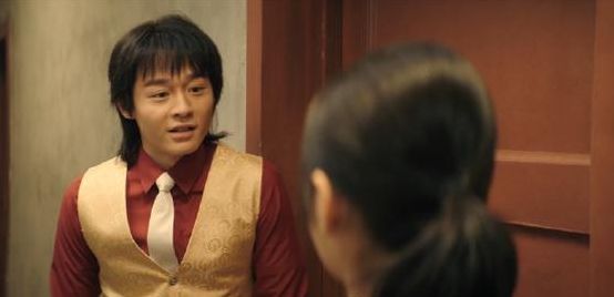 三个人玩会不会很尴尬(有一部电影里面有三个男人比赛泡妞看谁先泡到100个这个是什么电？)