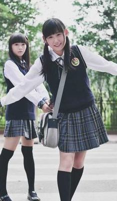 中国最美校服(什么国家的校服配白裤袜？)
