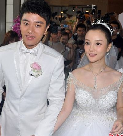 李小璐婚礼(贾乃亮李小璐婚礼伴郎伴娘都有谁？)