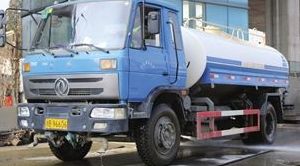 马路洒水车（马路洒水车是城市哪个部门?）
