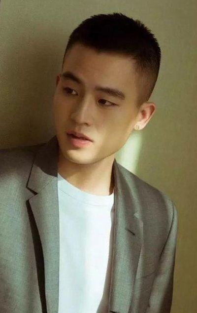 高中生发型图片(高中生发型推荐男寸头？)