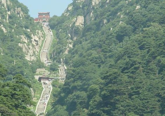 五岳之首是哪座山?（请问被尊为五岳之首是哪座山）