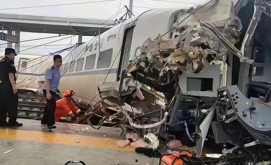 动车撞车(高铁撞车是哪年？)