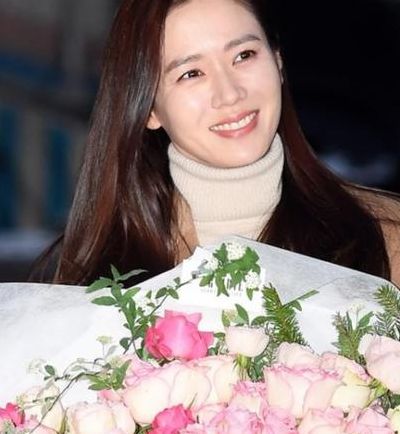 韩国女星（韩国女星孙艺珍官宣结婚后首露面）
