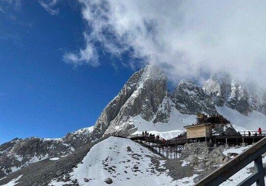 玉龙雪山游玩攻略（玉龙雪山游玩攻略门票）