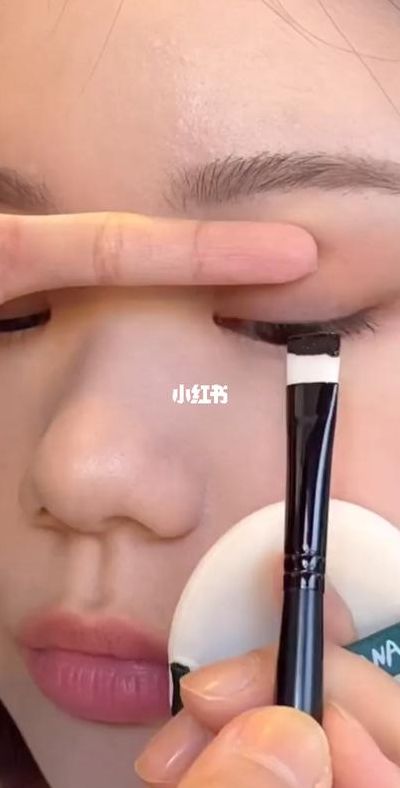 眼线膏怎么画（眼线膏怎么画初学者）