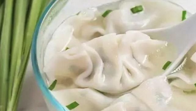 为了防止饺子粘皮（防止饺子粘皮煮饺子放什么）