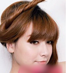 怎么扎头发好看（齐刘海怎么扎头发好看）