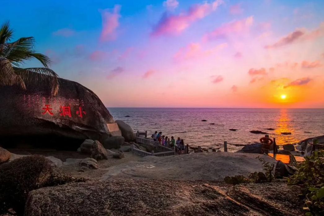 海南岛旅游攻略（海南岛旅游攻略必玩的景点）