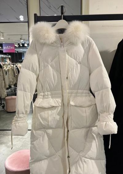 打折羽绒服（打折羽绒服女）