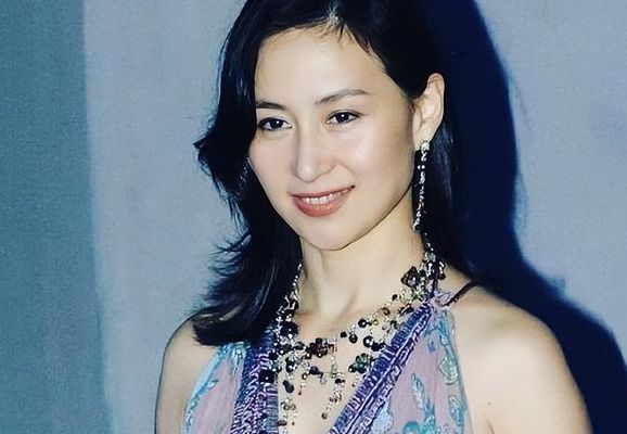 何超琼的几段感情（何超琼有几段感情）
