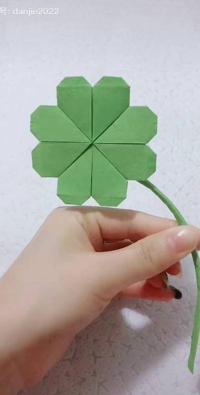 四叶草折纸（四叶草折纸教程）