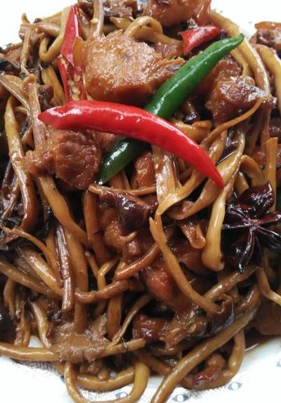 茶树菇烧肉（茶树菇烧肉怎么做）